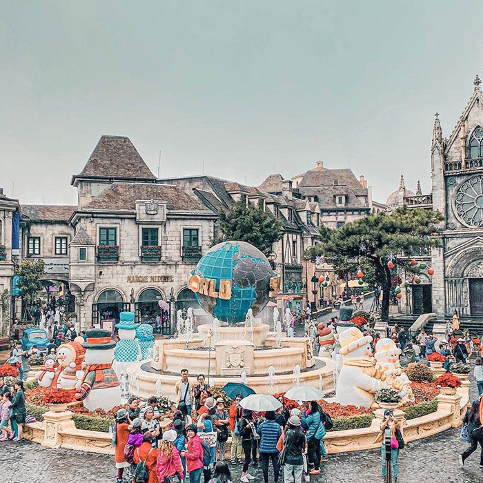 Ba Na Hills French Quarter square